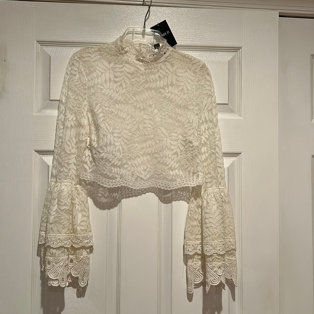 NWT Forever 21 Ivory Lace Bell Sleeve Crop Top Sz S